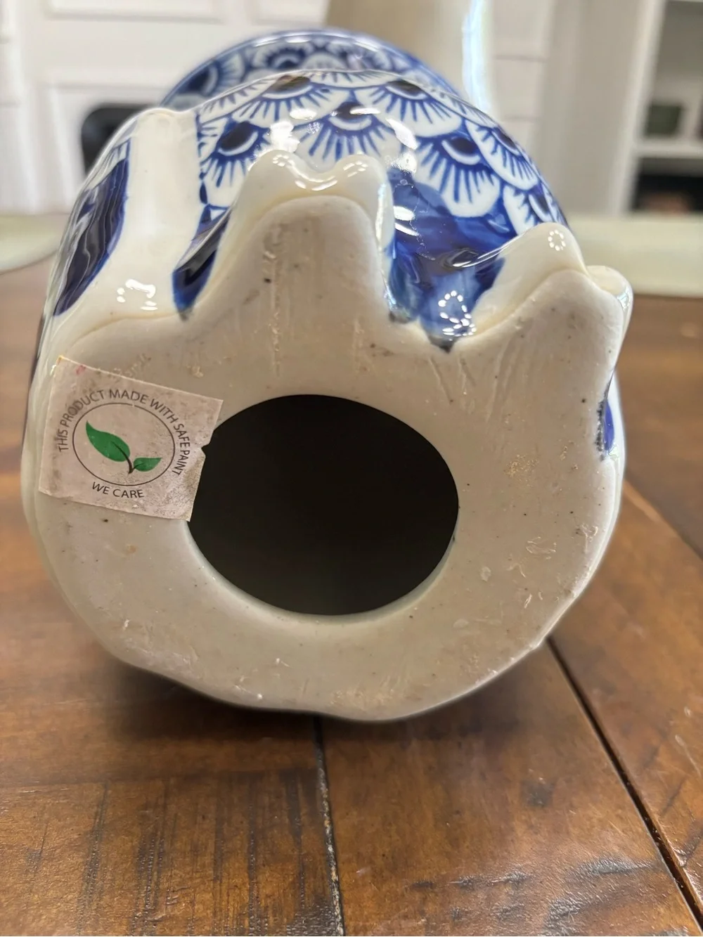 Blue and white porcelain owl plant stand